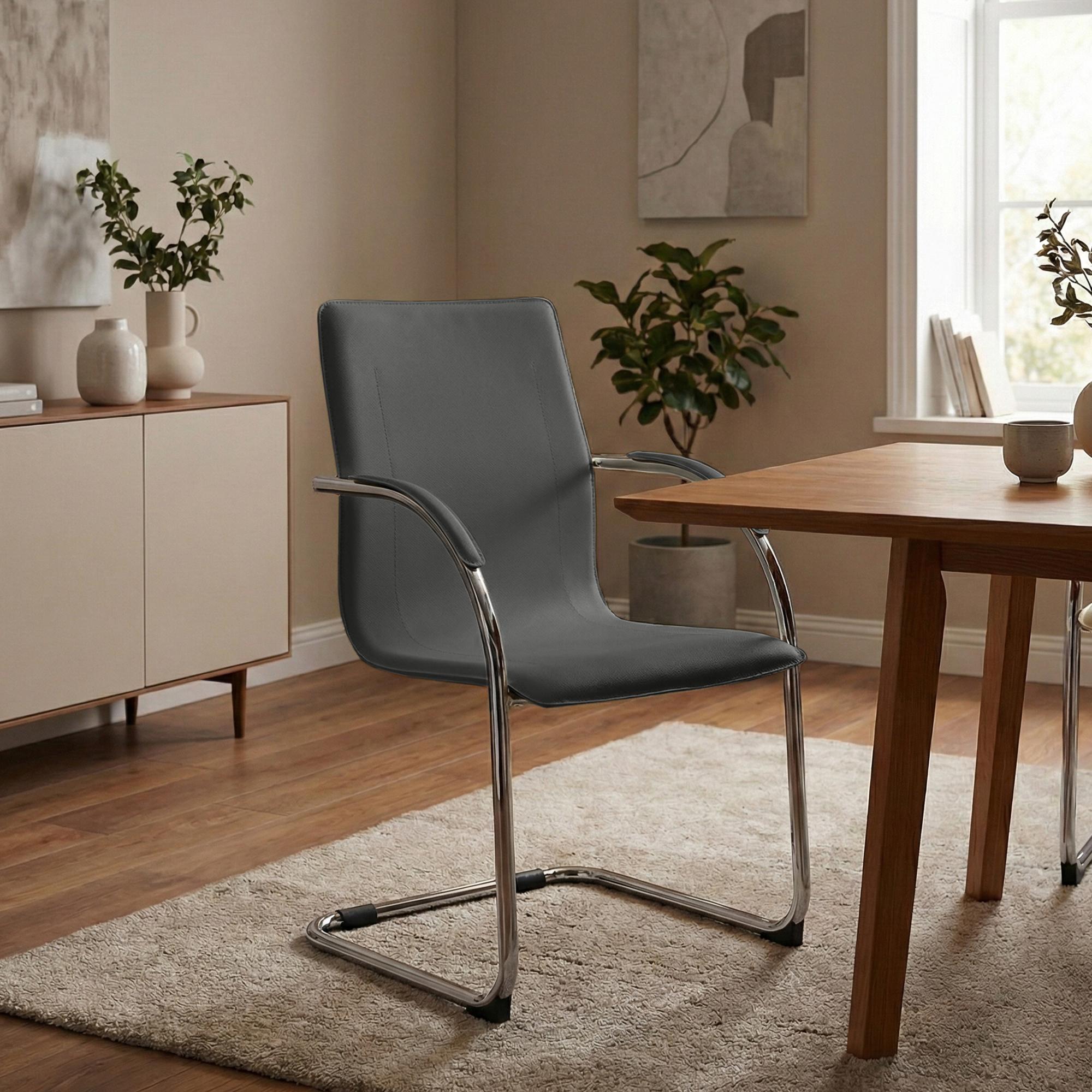 Silla cantilever Noeleen de piel sintetica