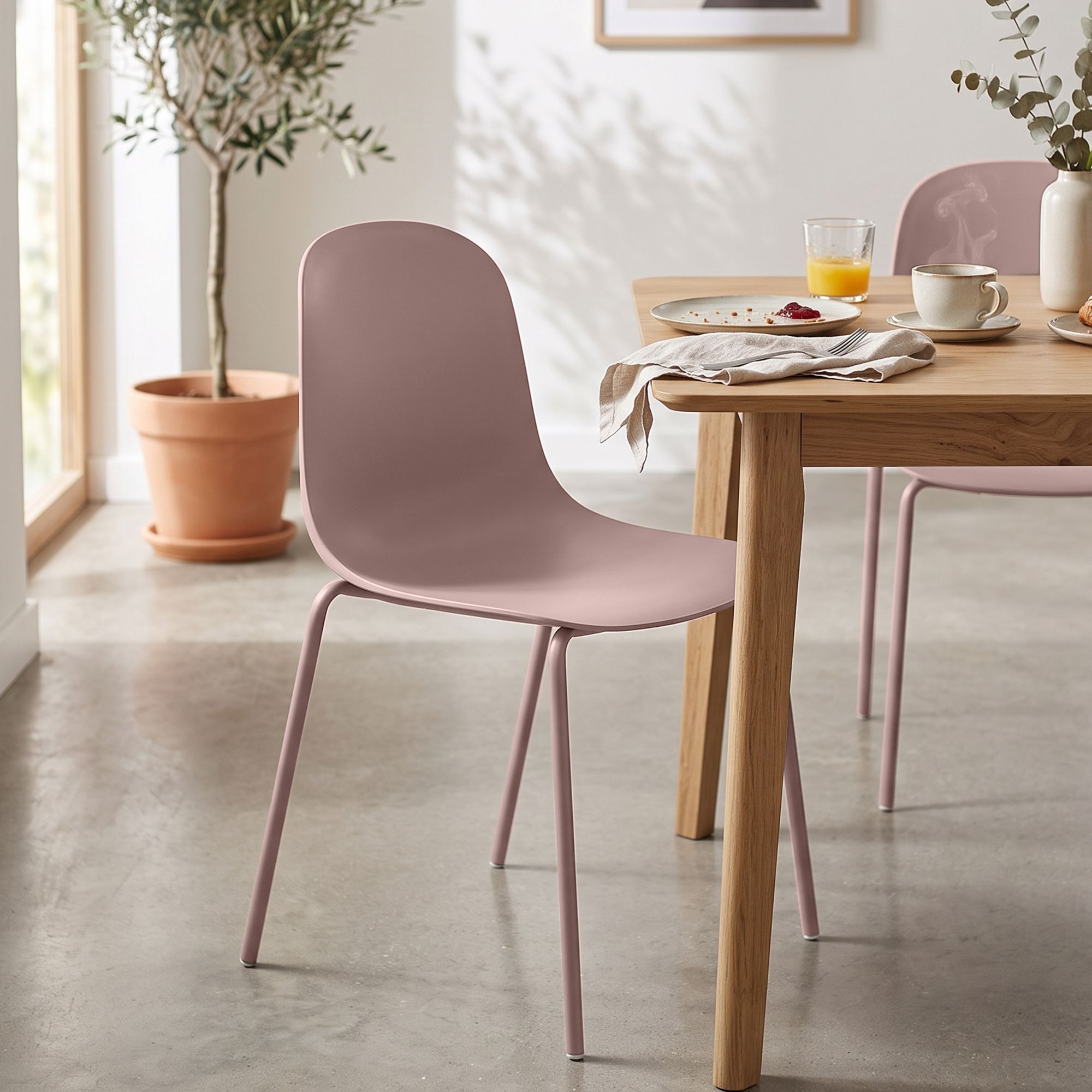 Silla Hardin: diseño moderno, estructura resistente y asiento cómodo para cualquier espacio del hogar