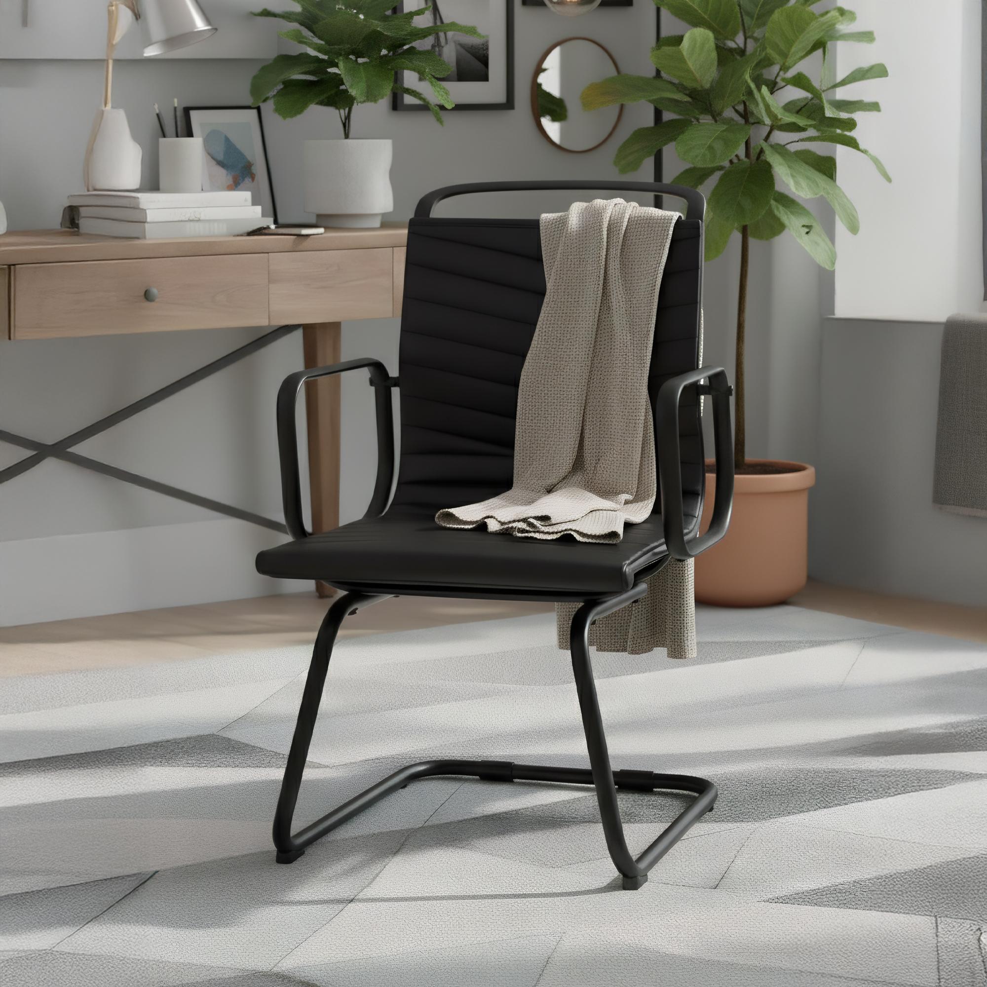 Silla Cantilever Tomkin de cuero sintético