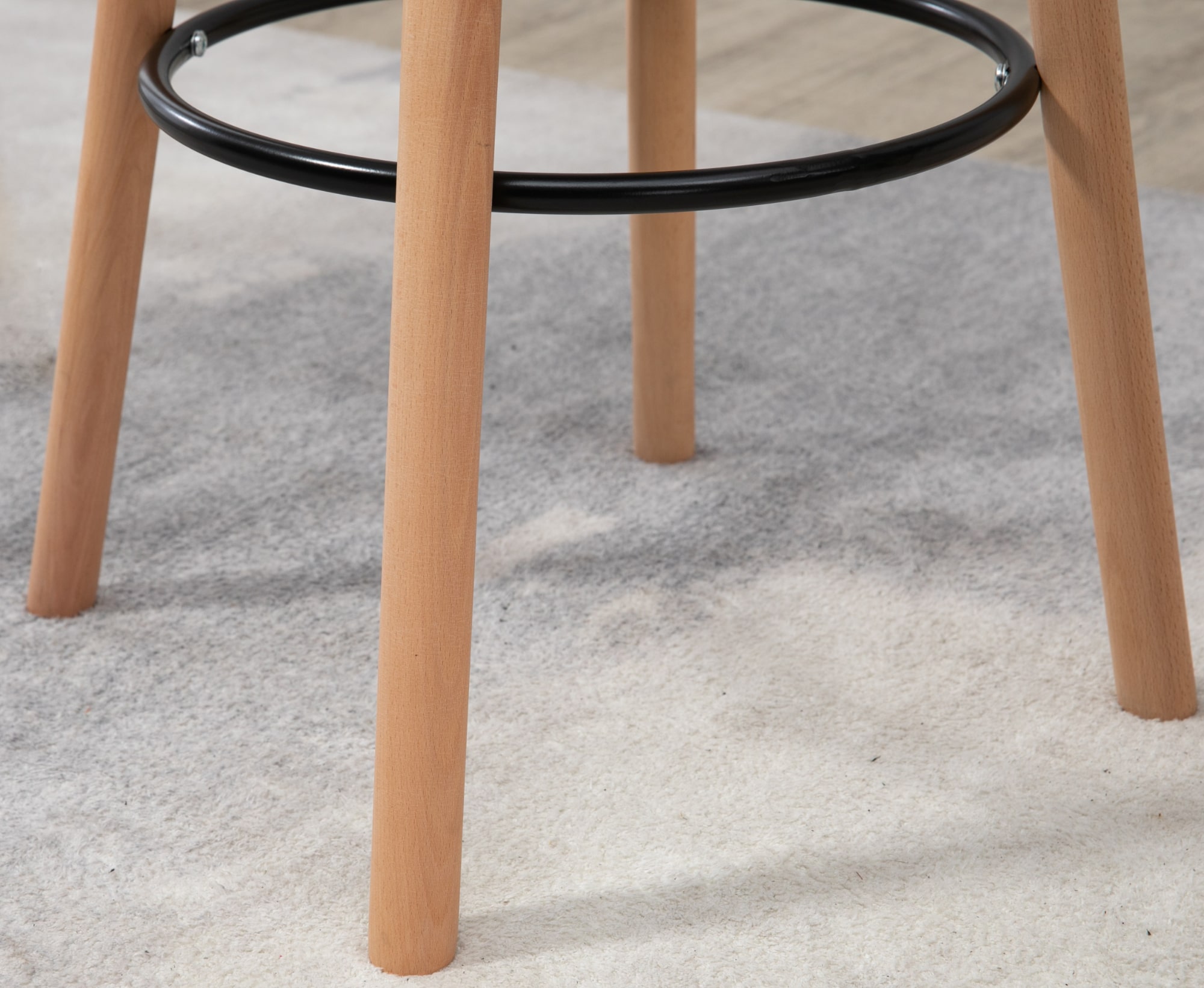 Mesa de bar Livia con tablero redondo de madera