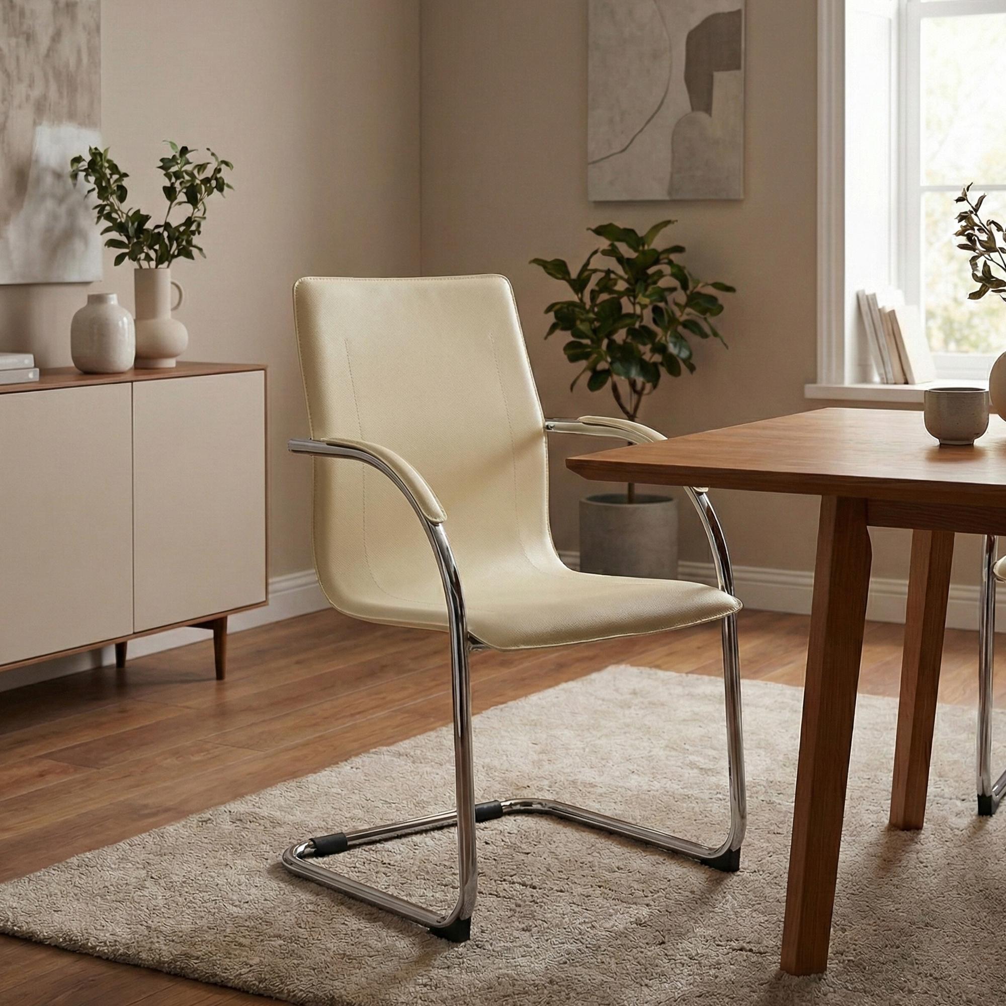 Silla cantilever Noeleen de piel sintetica