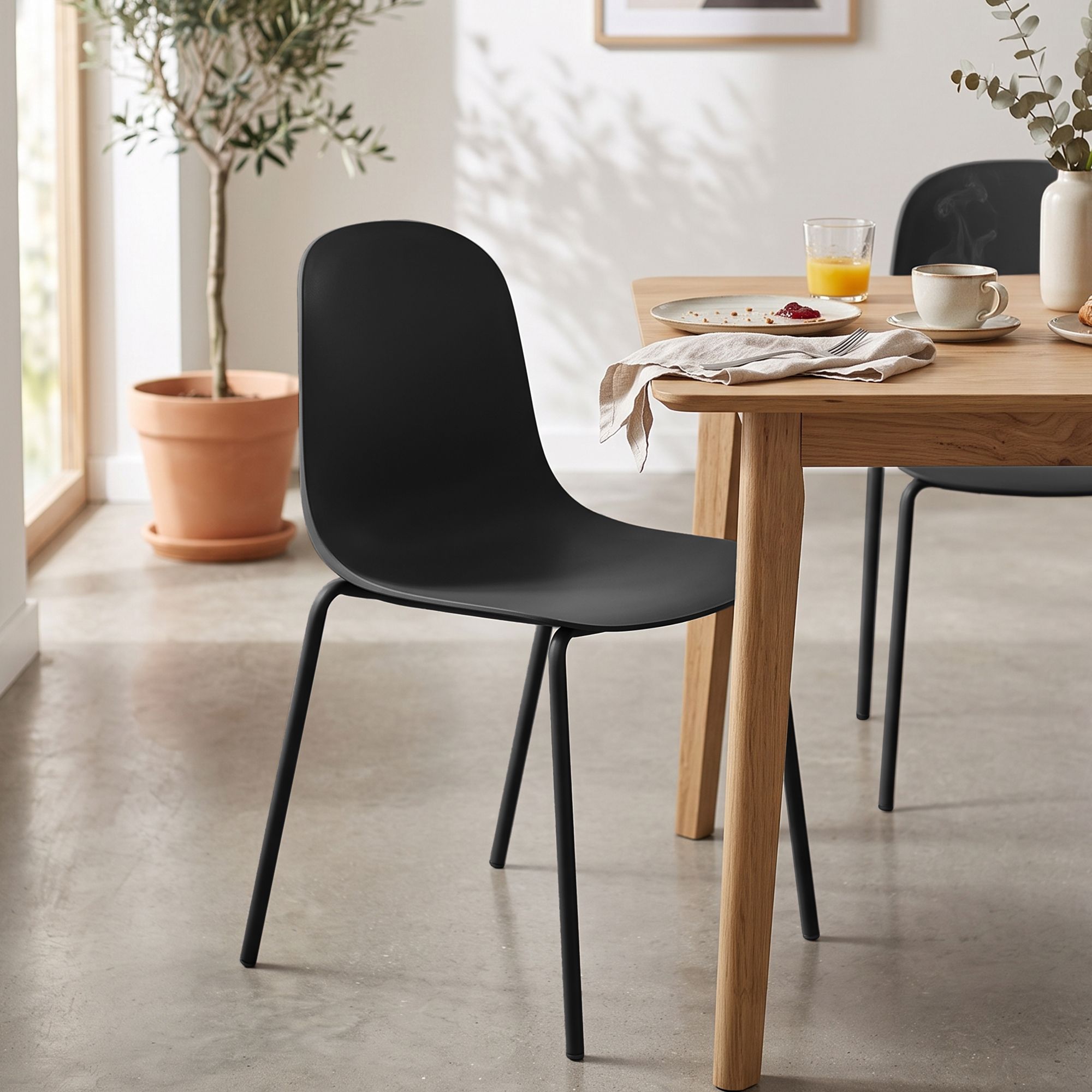 Silla Hardin: diseño moderno, estructura resistente y asiento cómodo para cualquier espacio del hogar
